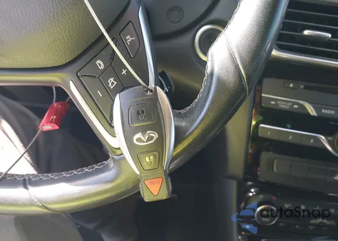 2019 Infiniti Qx30 Pure z USA, uszkodzony, nr VIN SJKCH5CP3KA008728